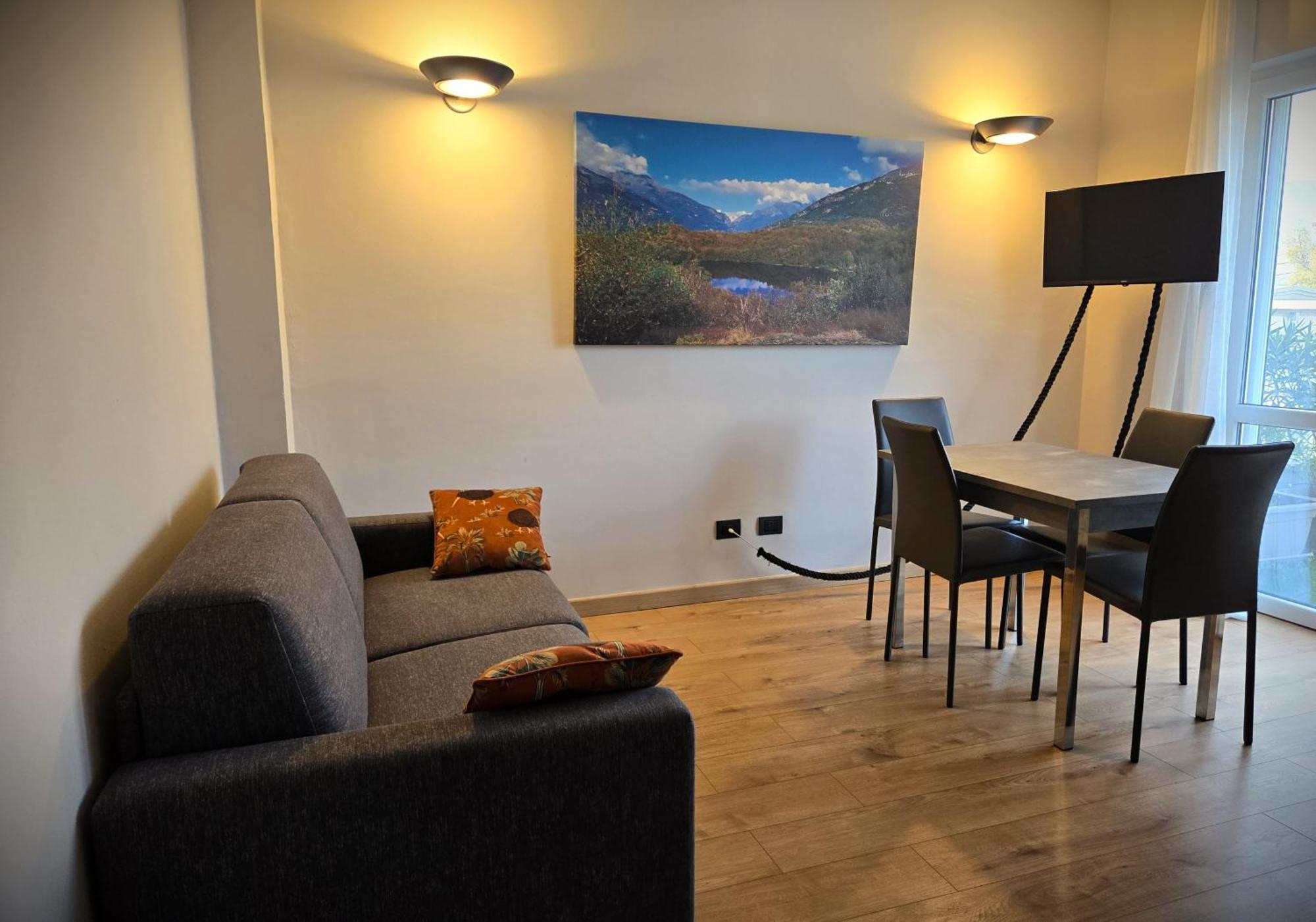 7 Lakes Aparthotel Burolo Exterior foto